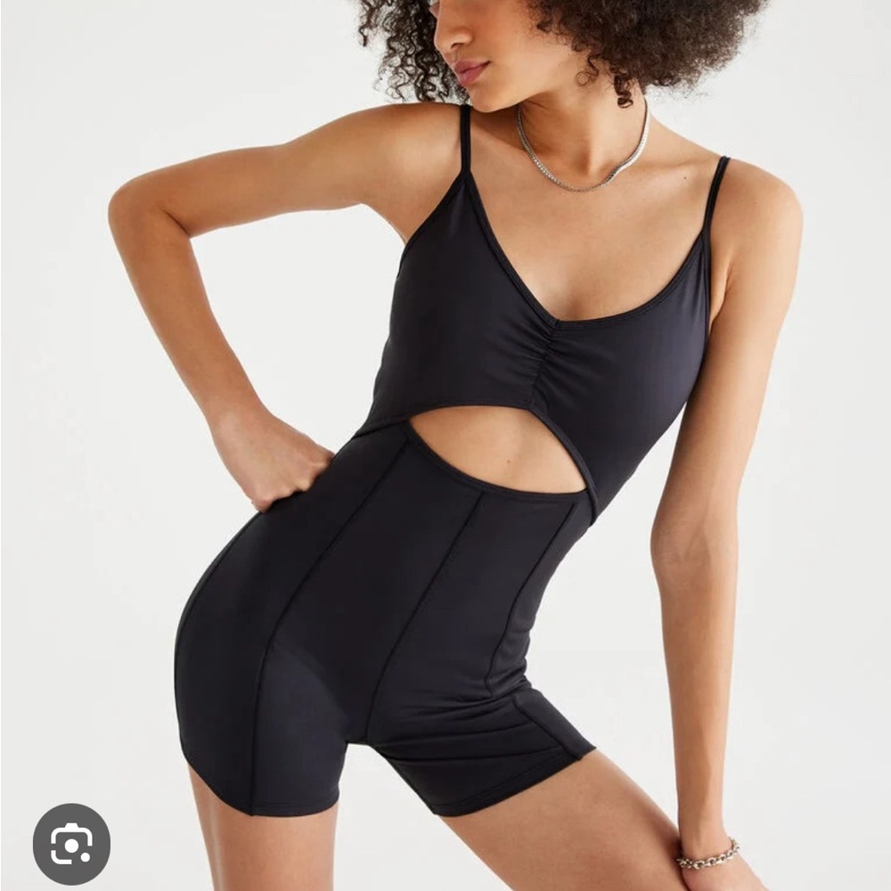 NWOT Aero active ruched romper size medium